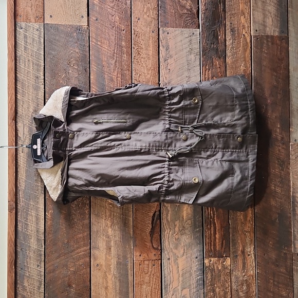 New with tags - C'EST TOI Medium Vest - Picture 4 of 9